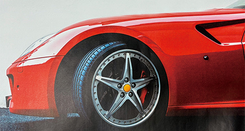 鮮やかな発色と、高い乾燥性を備え、滲みにくくシャープな描画を実現