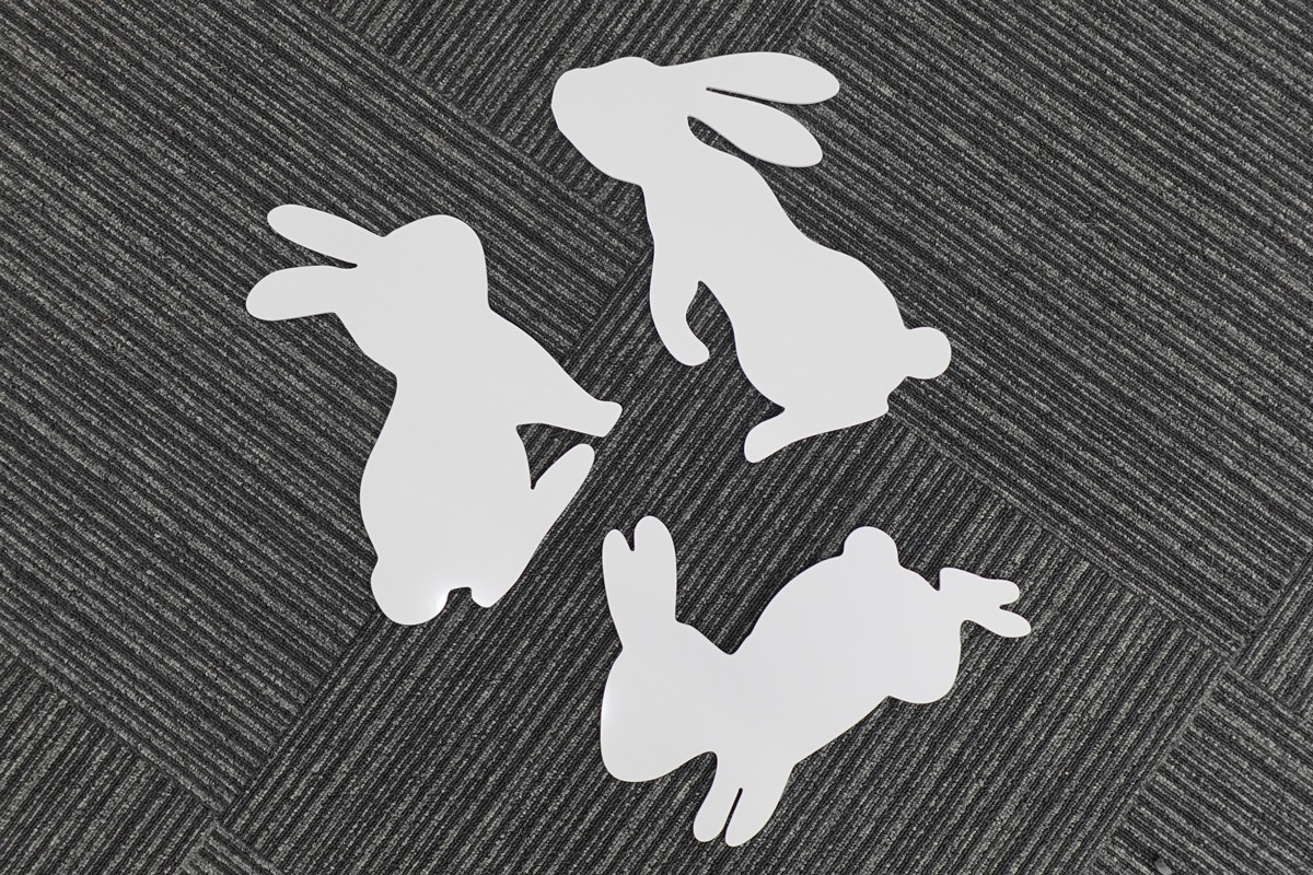 CFX-2513でカットしたアルミ複合板のサンプル