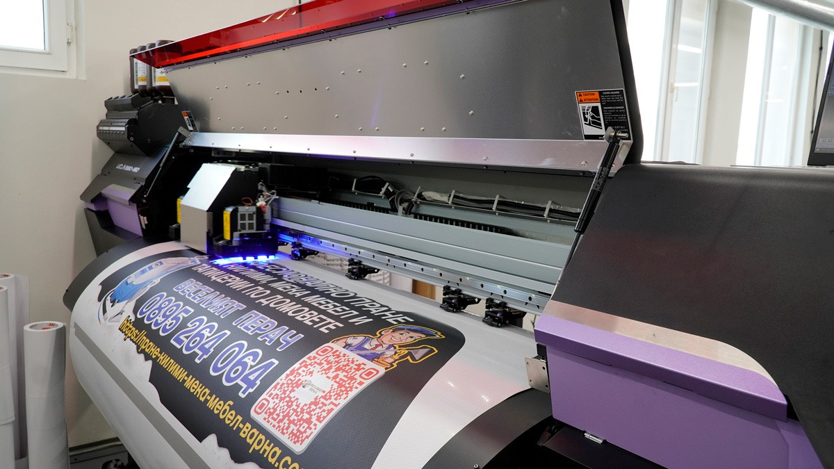 「UCJV330-160」は、Express Print社の大判印刷のラインナップへ新たに加わった主力機種の一つです。