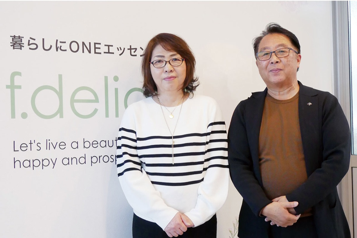 伏木晶子社長（左）と伏木栄二郎専務（右）