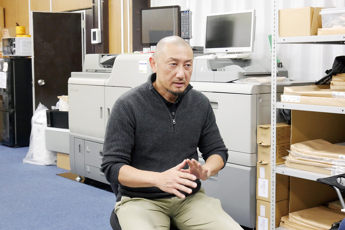 製造部　デジタルオンデマンドシール課長の中村典良氏